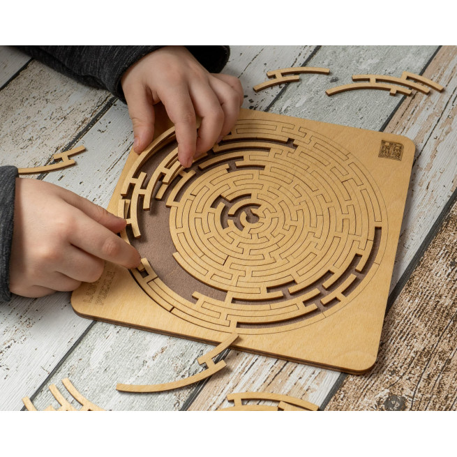 Images and photos of Labyrinth Puzzle. ESC WELT.