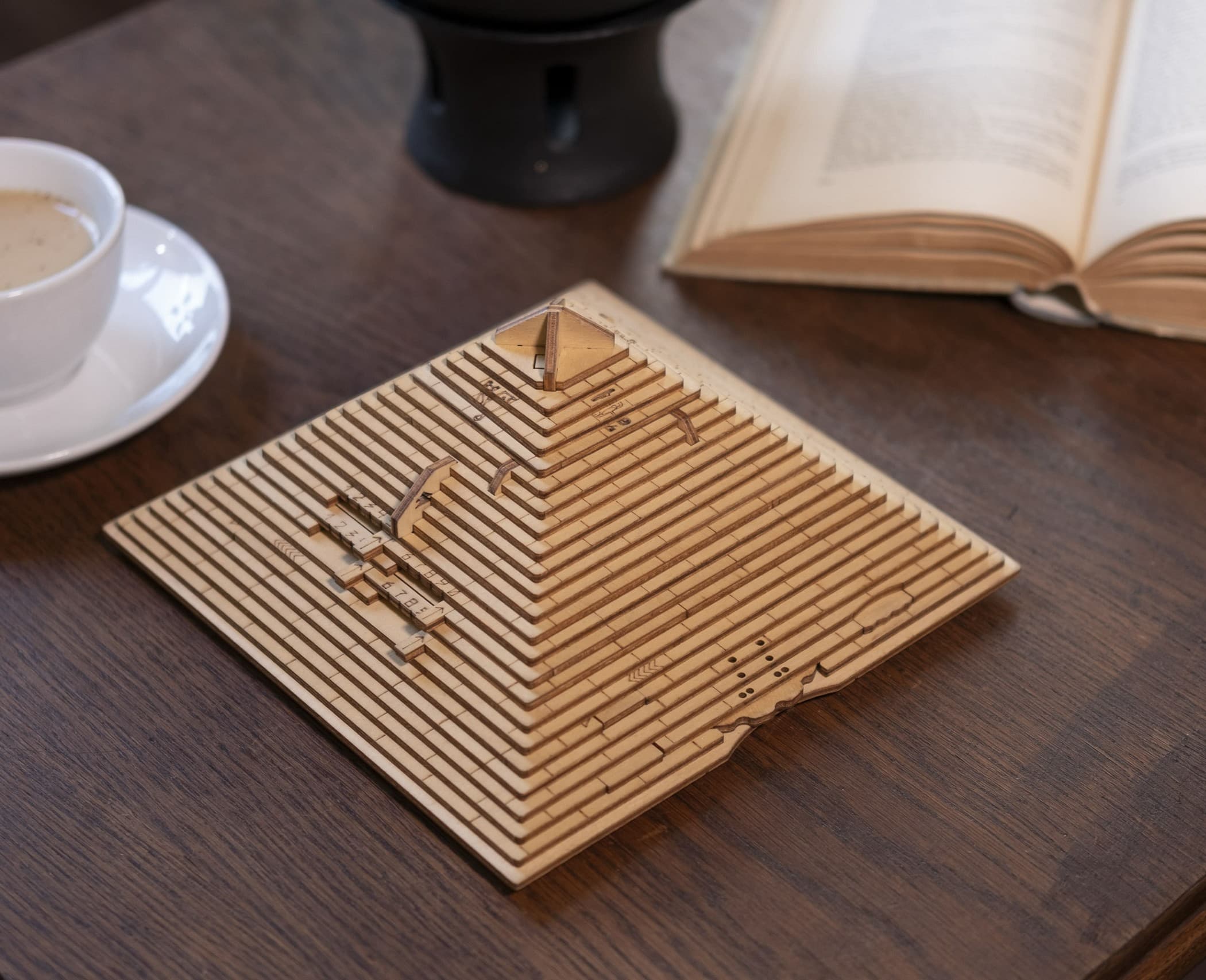 Images and photos of Quest Pyramid. ESC WELT.